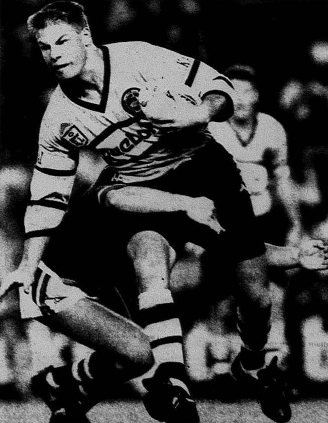 Troy Stone in action against Eastern Suburbs in the 1993 World Sevens tournament.