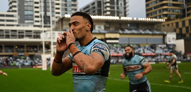 Sharks too slick for Cowboys in the wet